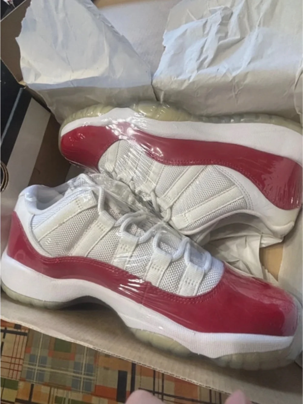 Y Jordan 11 Retro 2016 Low Cherry Size 6.5